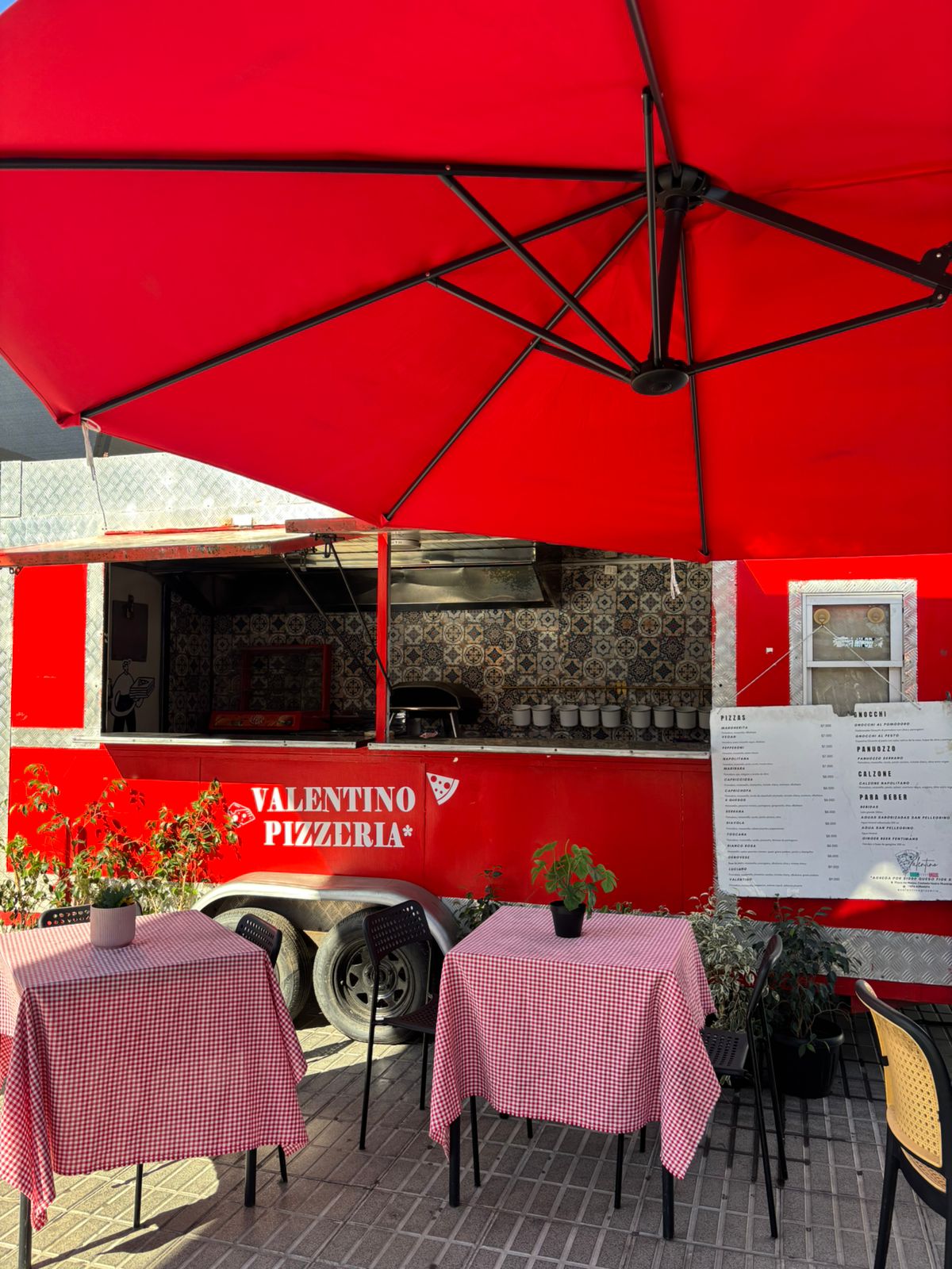¿Dónde están los food trucks del Teatro Municipal? Acá te mostramos su nueva ubicación 1 locales Plaza de Maipú