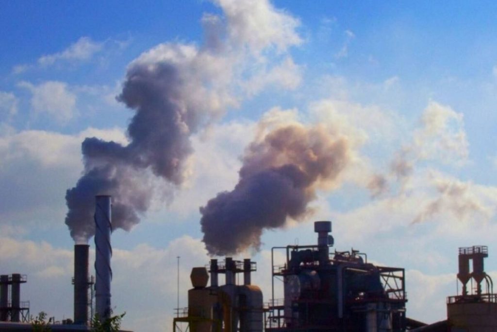 El oficio que mató 43 decretos: cómo Kast desprotegió el aire, los salares y los parques en 24 horas 3 Central a Carbón