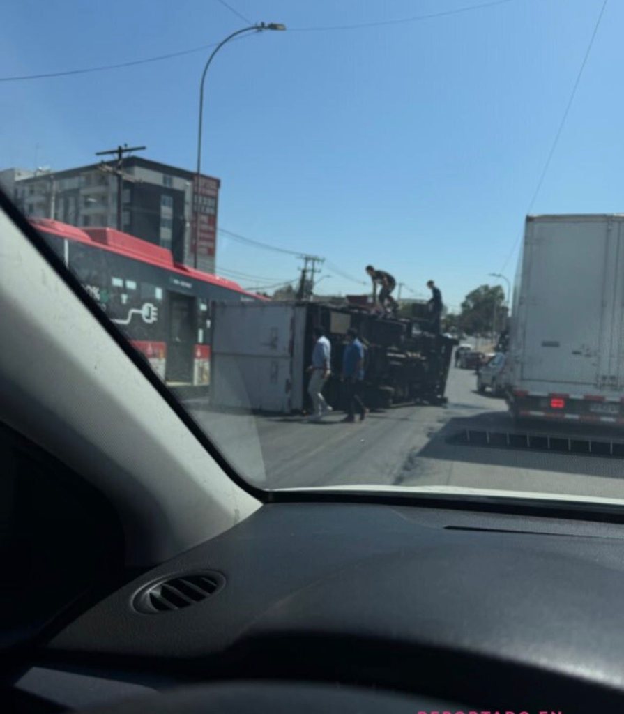 Camión volcado