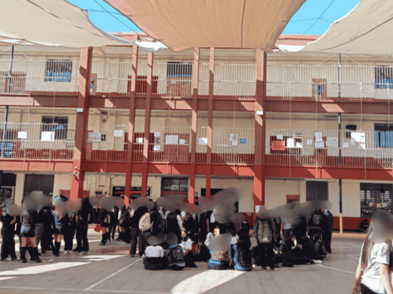Colegio De la Providencia de Maipú en paro: comunidad denuncia falta de profesionales y poca seguridad para los estudiantes 2 Colegio De la Providencia de Maipú en paro: comunidad denuncia falta de profesionales y poca seguridad para los estudiantes