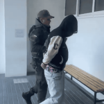 Adolescente de 17 años detenido en La Farfana: se dirigía a su excolegio con un arma a fogueo 1 adolescente detenido