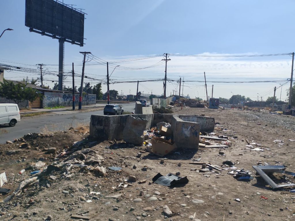 Basural en Del Ferrocarril