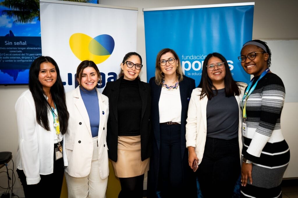 Abriendo Futuro en Maipú: 20 jóvenes se integran a programa que impulsa a mujeres en carreras de Ciencia, Tecnología, Ingeniería y Matemáticas 1 20 mujeres jóvenes de Maipú se integran a programa que impulsa a mujeres en carreras STEM