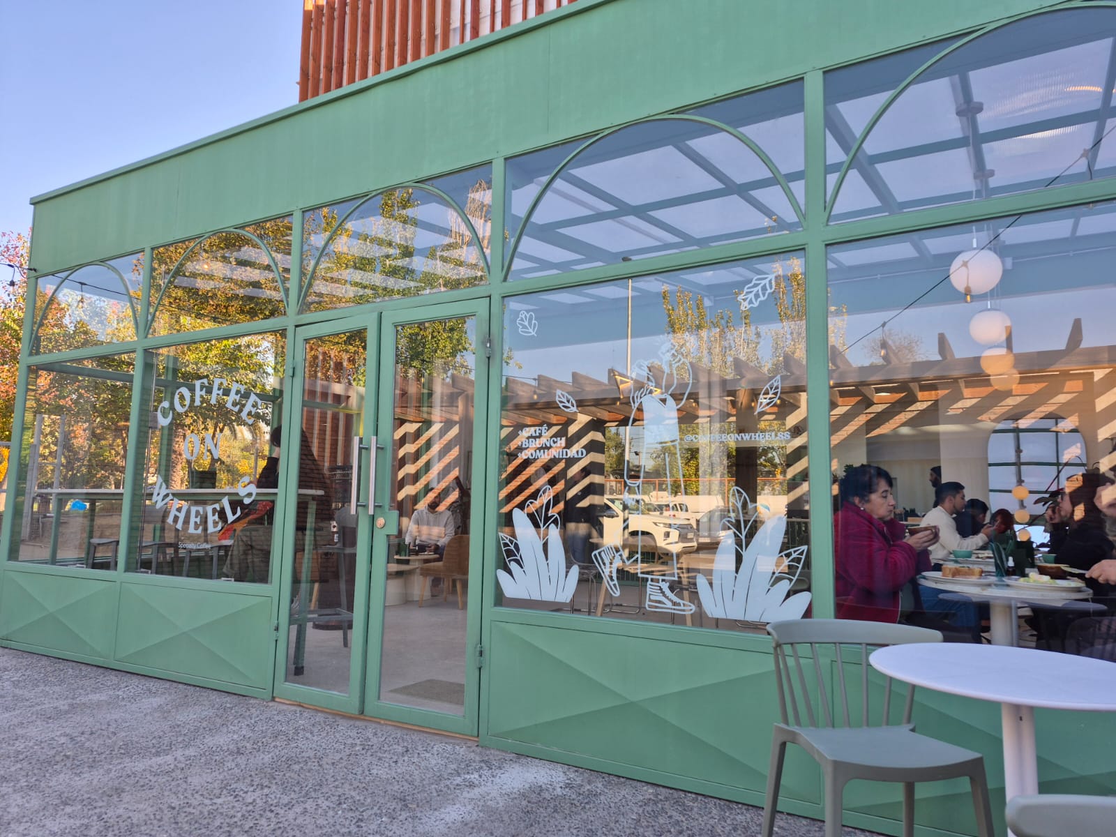 Coffee on Wheels llegó al Mercado Municipal: café de especialidad, diseño único y una historia de 9 años en Maipú