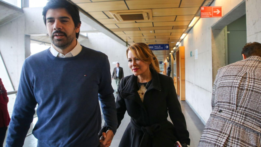 Joaquín Lavín León y Cathy Barriga