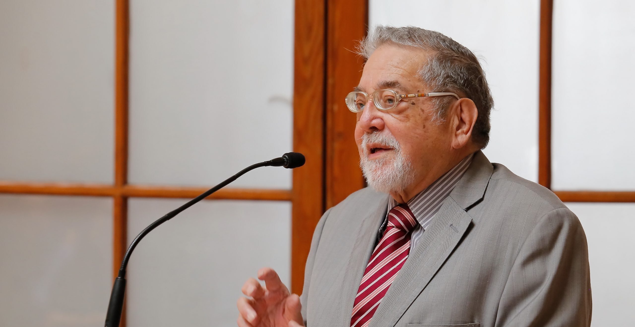 Muere Abraham Santibáñez, el periodista que fue al horror de Lonquén y nunca dejó de escribir 1 Muere Abraham Santibáñez, el periodista que fue al horror de Lonquén y nunca dejó de escribir