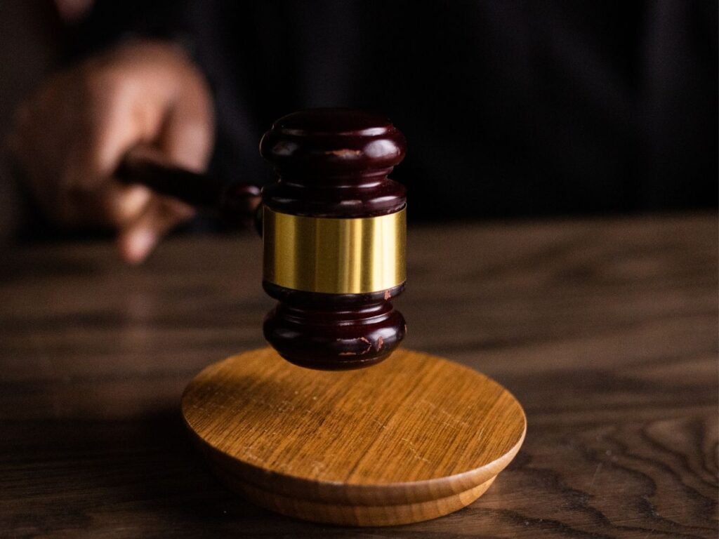 Su hijo mató a su hermano: condenan a mujer a 17 años de presidio como coautora del homicidio