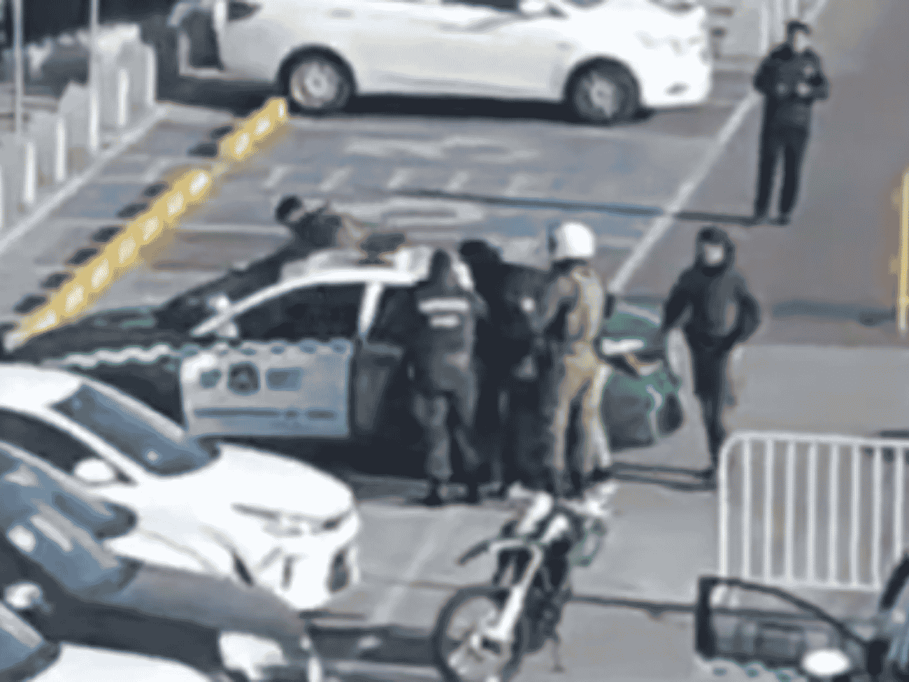 Robo frustrado en La Farfana: delincuentes fueron sorprendidos por Carabineros asaltando una farmacia