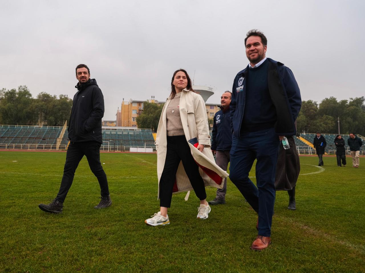 Alcalde Vodanovic se reunió con Ministra de Deportes en el Estadio Bueras 1 WhatsApp Image 2026 06 10 at 16.36.23
