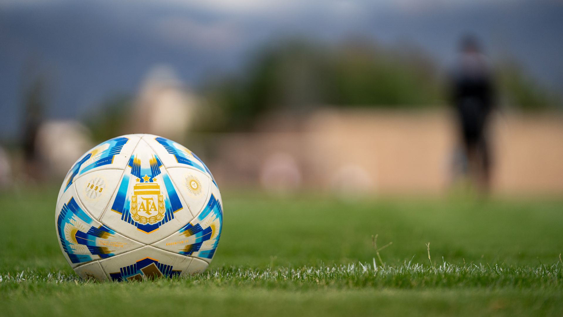 ¿Cómo se puede analizar el impacto de la Champions League en los fichajes europeos?