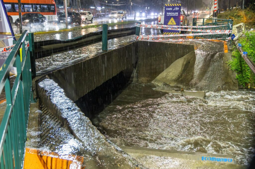 Canal Santa Marta de Maipú enfrenta a tope el temporal: Los detalles de lo que falta de la obra y los motivos del aplazamiento del MOP para la entrega total
