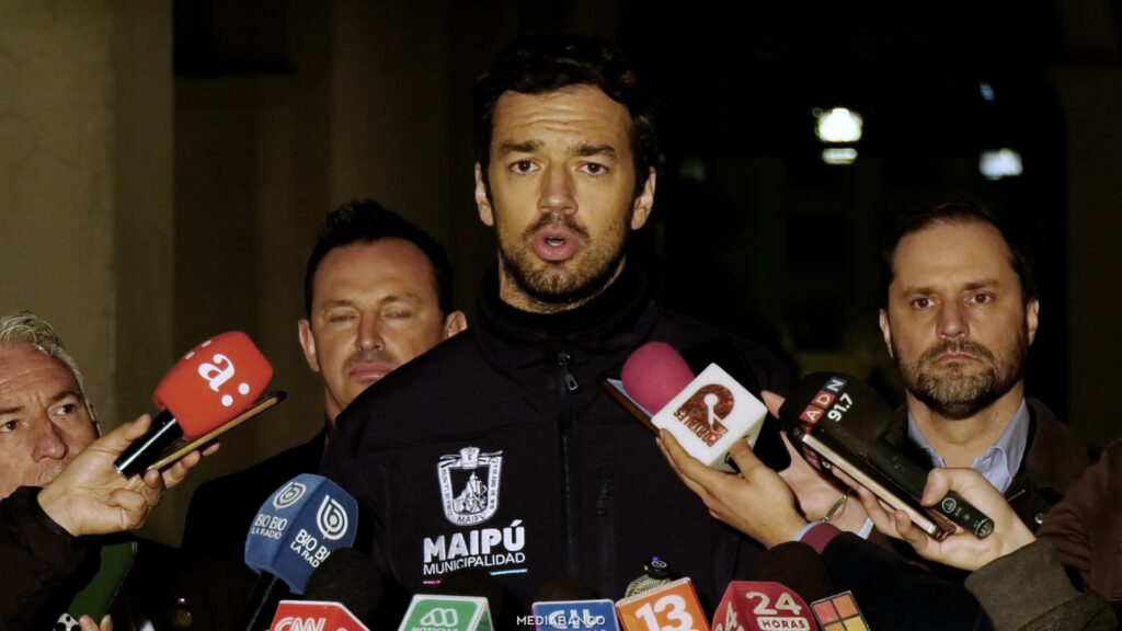 Alcalde de Maipú acusa a Hacienda de propuesta «regresiva» en contribuciones y lleva el conflicto al Senado
