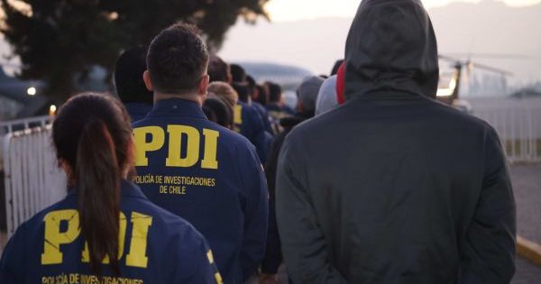 PDI detiene a dos prófugos por secuestro con homicidio tras robo de vehículo en Maipú ocurrido en 2025