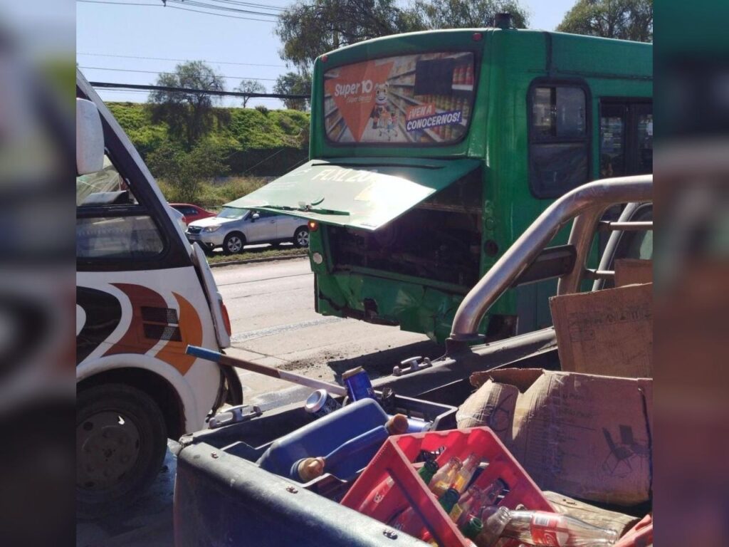 Choque entre dos buses en Camino Melipilla deja 14 lesionados en Maipú