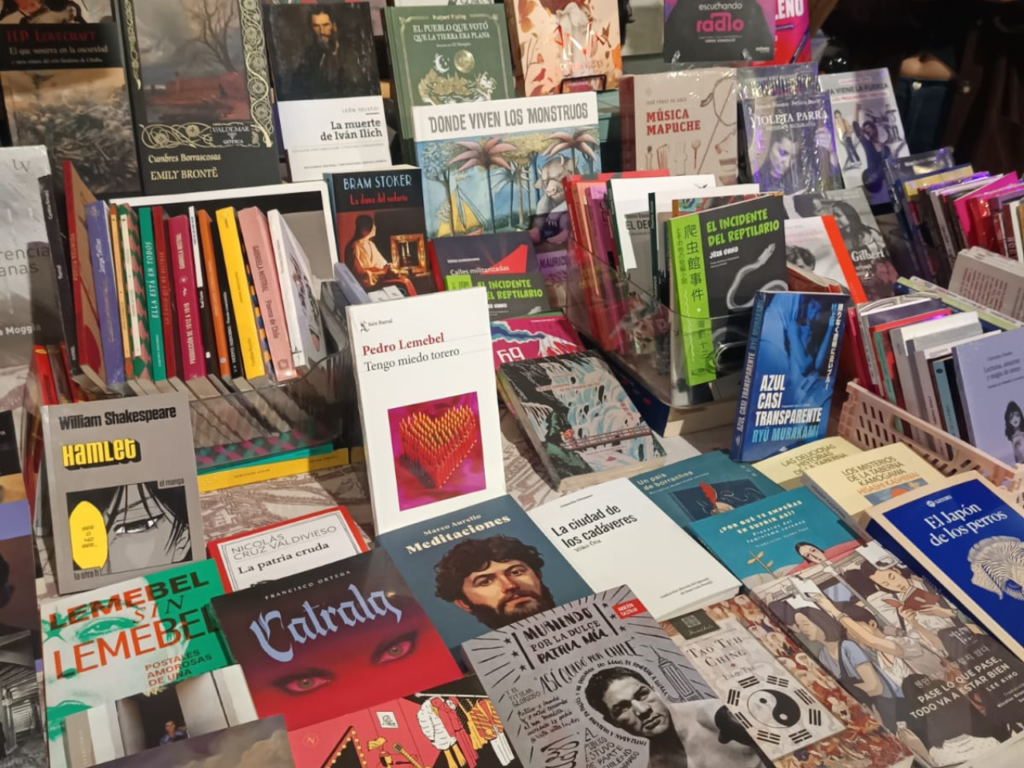 Por cambio de sede: Los Libros ofrecerá descuentos de hasta 50% en todo su catálogo